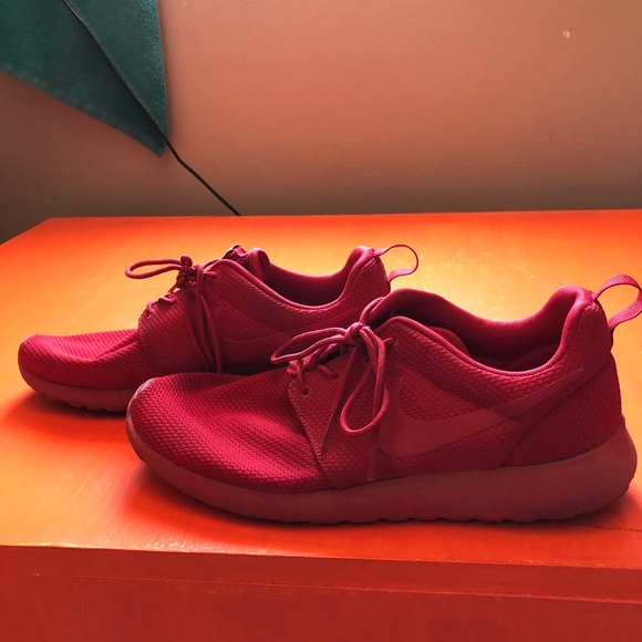 nike roshe 1 red